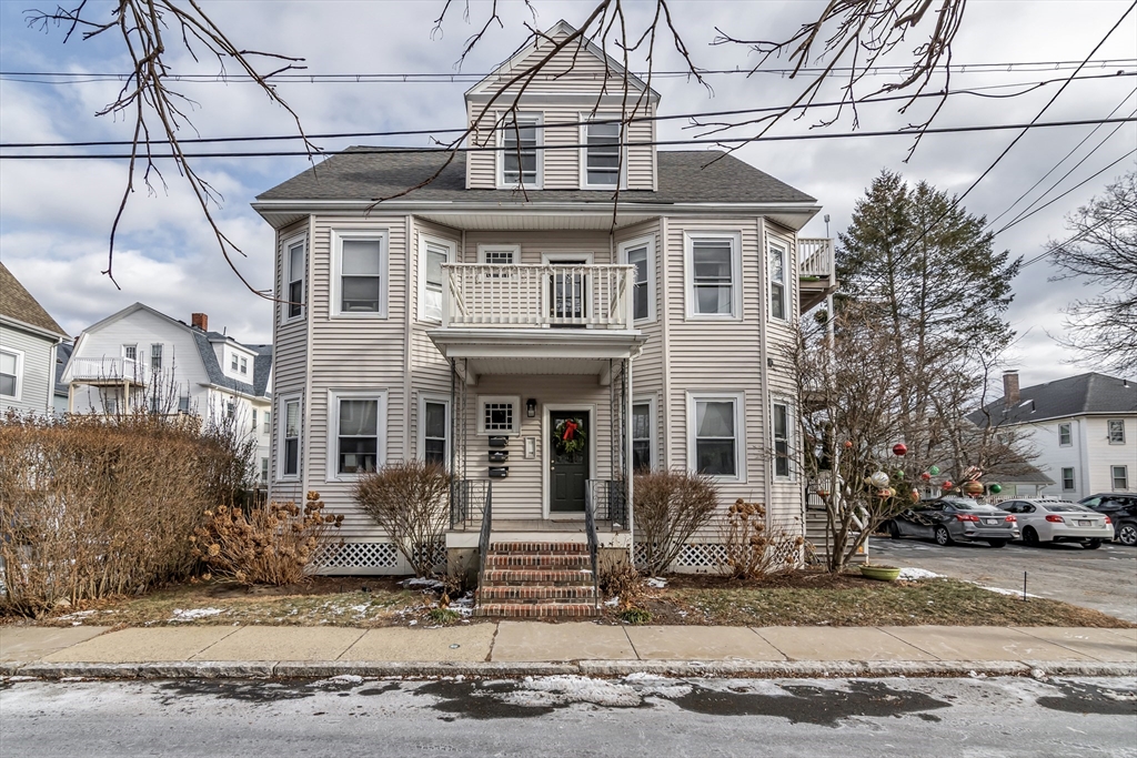 66 Plummer Ave, Winthrop, Massachusetts, 1 Bedroom Bedrooms, 4 Rooms Rooms,1 BathroomBathrooms,Residential,For Sale,Plummer Ave,73471469