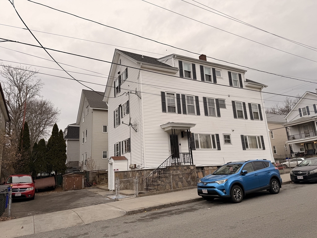631 Walnut, Fall River, Massachusetts, 11 Bedrooms Bedrooms, 15 Rooms Rooms,3 BathroomsBathrooms,Residential Income,For Sale,Walnut,73471471