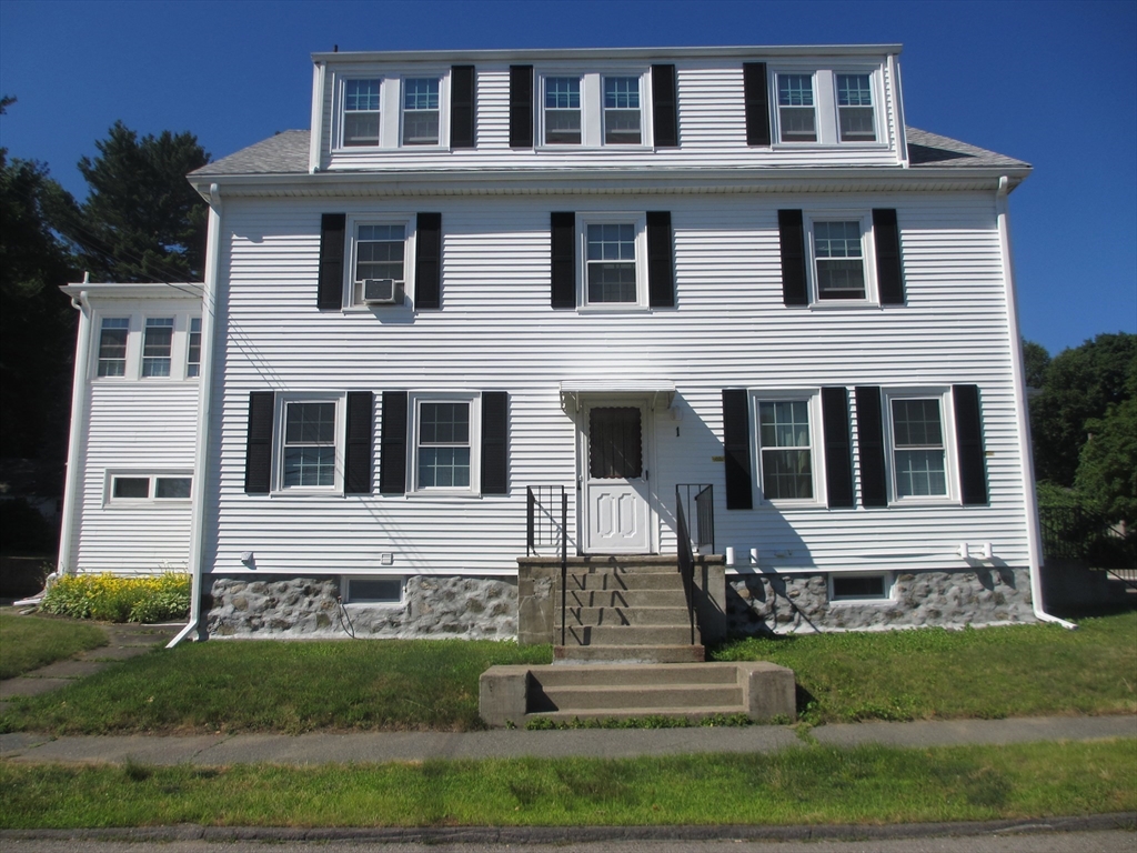 60 Washington Street, Wellesley, Massachusetts, 3 Bedrooms Bedrooms, 6 Rooms Rooms,1 BathroomBathrooms,Residential Lease,For Rent,Washington Street,73471473