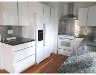 285 Hawthorn St, New Bedford, Massachusetts, 1 Bedroom Bedrooms, 4 Rooms Rooms,1 BathroomBathrooms,Residential Lease,For Rent,Hawthorn St,73471342