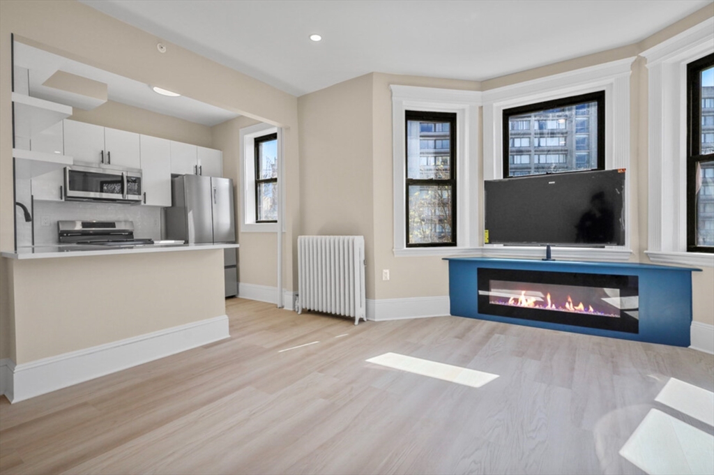 41 Edgerly Rd, Boston, Massachusetts, 1 Bedroom Bedrooms, 4 Rooms Rooms,1 BathroomBathrooms,Residential Lease,For Rent,Edgerly Rd,73471344