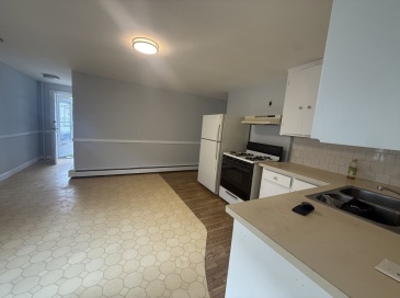 102 Central St, Waltham, Massachusetts, 1 Bedroom Bedrooms, 3 Rooms Rooms,1 BathroomBathrooms,Residential Lease,For Rent,Central St,73471376 102 Central St, Waltham, Massachusetts, 1 Bedroom Bedrooms, 3 Rooms Rooms,1 BathroomBathrooms,Residential Lease,For Rent,Central St,73471376