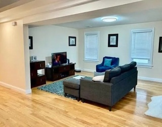 553 Washington St, Quincy, Massachusetts, 3 Bedrooms Bedrooms, 6 Rooms Rooms,2 BathroomsBathrooms,Residential Lease,For Rent,Washington St,73471381