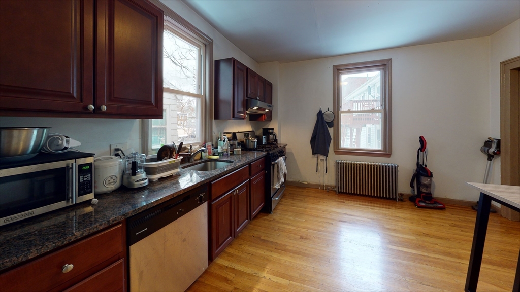 9 Winship, Boston, Massachusetts, 2 Bedrooms Bedrooms, 1 Room Rooms,1 BathroomBathrooms,Residential Lease,For Rent,Winship,73471385