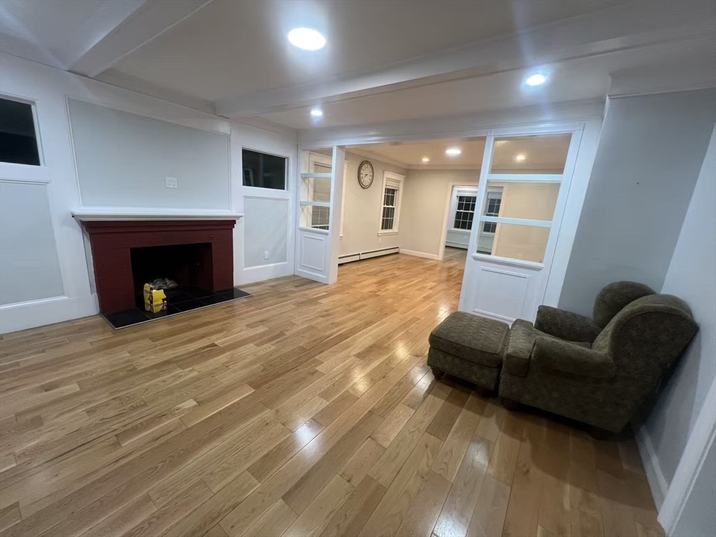 162 Elliot Ave, Quincy, Massachusetts, 3 Bedrooms Bedrooms, 7 Rooms Rooms,3 BathroomsBathrooms,Residential Lease,For Rent,Elliot Ave,73471388