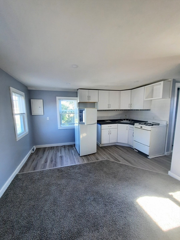 8 Stoney Beach Rd., Hull, Massachusetts, 2 Bedrooms Bedrooms, 4 Rooms Rooms,1 BathroomBathrooms,Residential Lease,For Rent,Stoney Beach Rd.,73471484