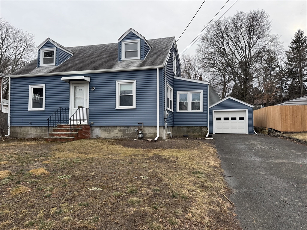 324 Lowell St, Peabody, Massachusetts, 4 Bedrooms Bedrooms, 8 Rooms Rooms,2 BathroomsBathrooms,Residential Lease,For Rent,Lowell St,73471490