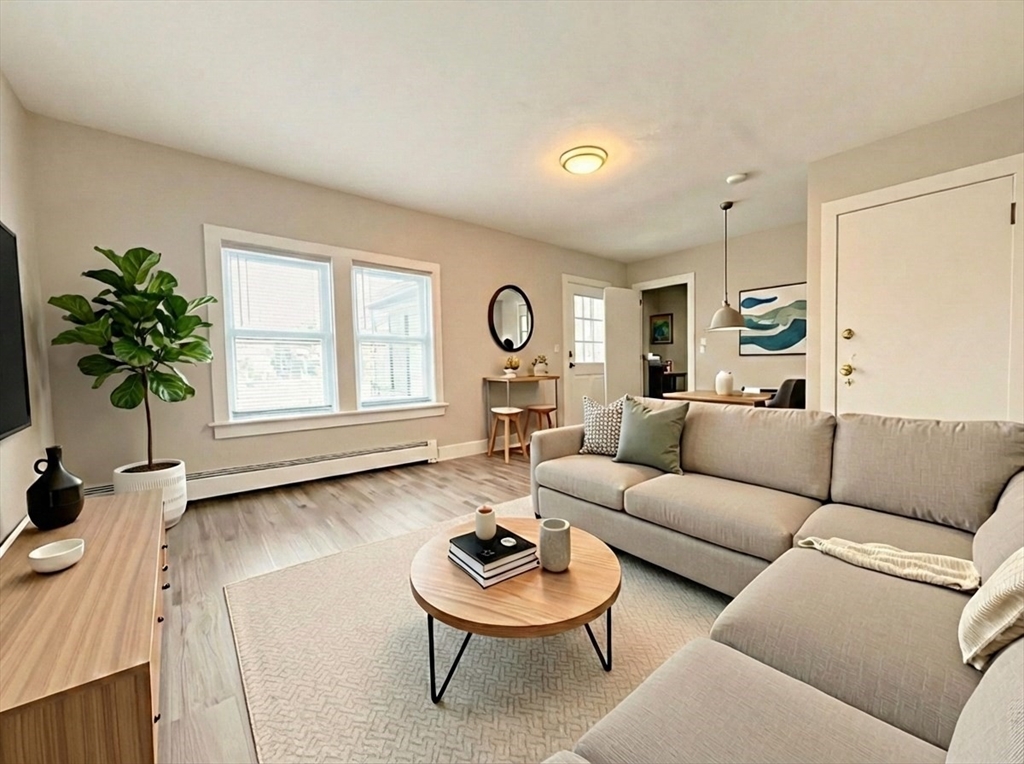 25 Kinsley St, Nashua, New Hampshire, 2 Bedrooms Bedrooms, 5 Rooms Rooms,1 BathroomBathrooms,Residential Lease,For Rent,Kinsley St,73471491