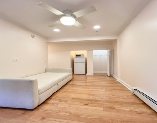 219 Commonwealth Ave, Newton, Massachusetts, 3 Rooms Rooms,1 BathroomBathrooms,Residential Lease,For Rent,Commonwealth Ave,73471495