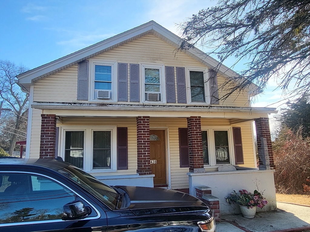 438 School St, Stoughton, Massachusetts, 4 Bedrooms Bedrooms, 8 Rooms Rooms,4 BathroomsBathrooms,Residential,For Sale,School St,73471498