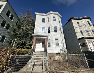 8 Berkeley St, Watertown, Massachusetts, 2 Bedrooms Bedrooms, 5 Rooms Rooms,1 BathroomBathrooms,Residential Lease,For Rent,Berkeley St,73471512