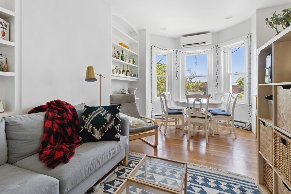 28 Beacon Street, Somerville, Massachusetts, 2 Bedrooms Bedrooms, 3 Rooms Rooms,1 BathroomBathrooms,Residential Lease,For Rent,Beacon Street,73471578