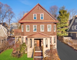 22 Lewis St, Newton, Massachusetts, 5 Bedrooms Bedrooms, 8 Rooms Rooms,2.5 BathroomsBathrooms,Residential Lease,For Rent,Lewis St,73471639
