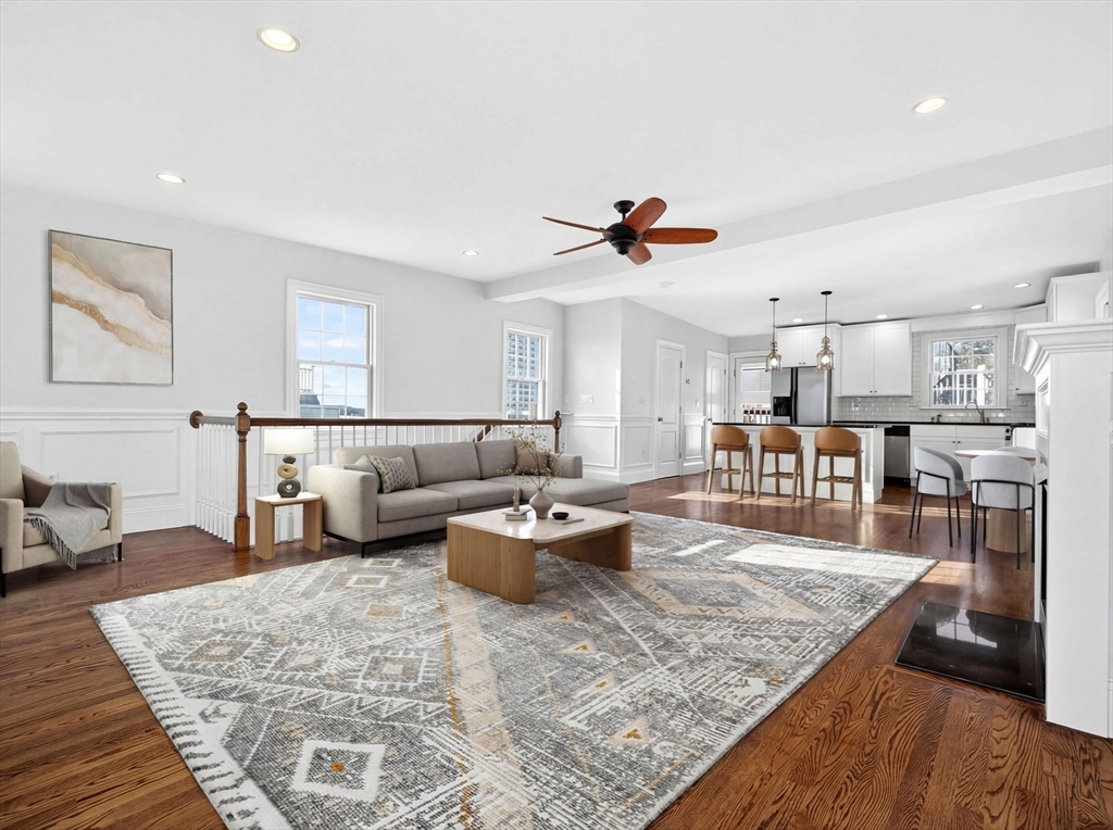 155 H St, Boston, Massachusetts, 2 Bedrooms Bedrooms, 5 Rooms Rooms,1.5 BathroomsBathrooms,Residential Lease,For Rent,H St,73465464