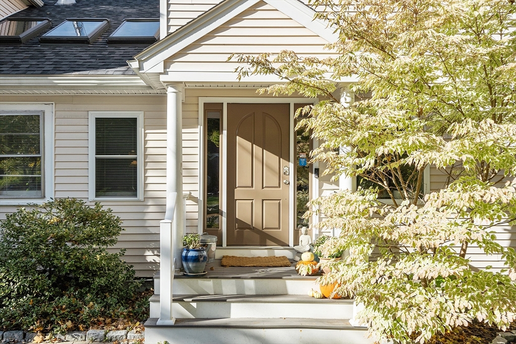 16 Fletcher Ln, Littleton, Massachusetts, 4 Bedrooms Bedrooms, 8 Rooms Rooms,3 BathroomsBathrooms,Residential,For Sale,Fletcher Ln,73456155