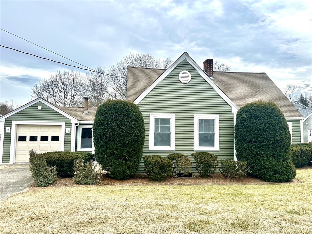 365 N Bedford Street, East Bridgewater, Massachusetts, 3 Bedrooms Bedrooms, 8 Rooms Rooms,1.5 BathroomsBathrooms,Residential Lease,For Rent,N Bedford Street,73471675