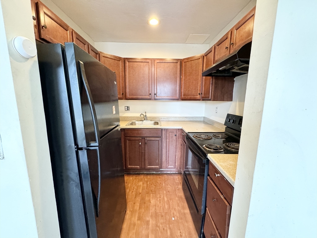 13 Ruggles, Boston, Massachusetts, 3 Bedrooms Bedrooms, 5 Rooms Rooms,1 BathroomBathrooms,Residential Lease,For Rent,Ruggles,73278646