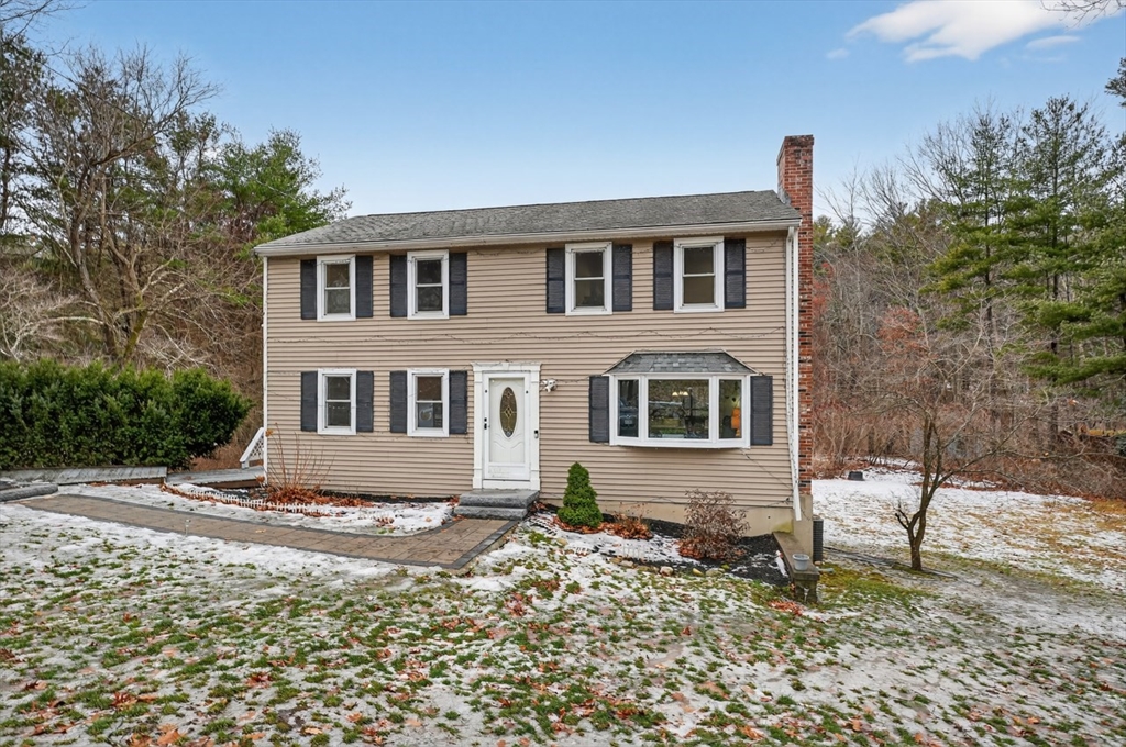 12 Keyes Road, Westford, Massachusetts, 4 Bedrooms Bedrooms, 8 Rooms Rooms,2 BathroomsBathrooms,Residential,For Sale,Keyes Road,73468672