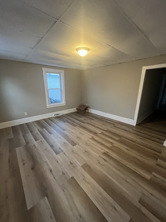 14 Hacker, Worcester, Massachusetts, 3 Bedrooms Bedrooms, 5 Rooms Rooms,1 BathroomBathrooms,Residential Lease,For Rent,Hacker,73471707