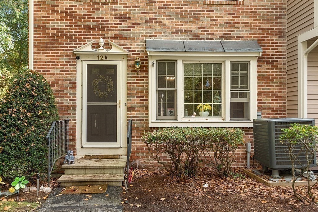 12 Brookfield Dr, Groton, Massachusetts, 2 Bedrooms Bedrooms, 6 Rooms Rooms,1.5 BathroomsBathrooms,Residential,For Sale,Brookfield Dr,73377937