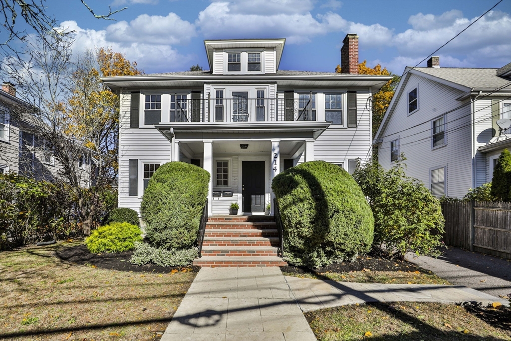 214 Brook Rd, Milton, Massachusetts, 7 Bedrooms Bedrooms, 13 Rooms Rooms,3 BathroomsBathrooms,Residential Income,For Sale,Brook Rd,73452463