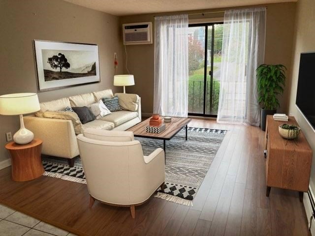 151 King, Franklin, Massachusetts, 2 Bedrooms Bedrooms, 4 Rooms Rooms,1 BathroomBathrooms,Residential Lease,For Rent,King,73471761