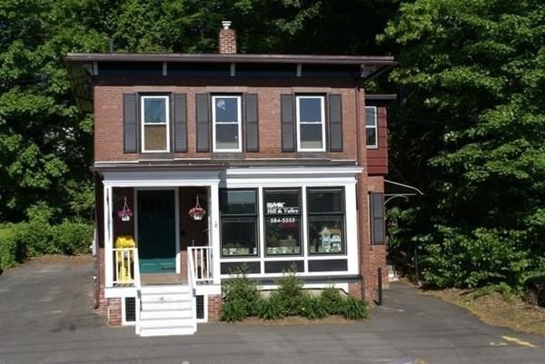 44 State Street, Northampton, Massachusetts, 1 Bedroom Bedrooms, 3 Rooms Rooms,1 BathroomBathrooms,Residential Lease,For Rent,State Street,73471798