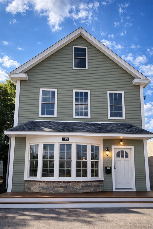 106 N. Franklin St., Holbrook, Massachusetts, 3 Bedrooms Bedrooms, 6 Rooms Rooms,1.5 BathroomsBathrooms,Residential Lease,For Rent,N. Franklin St.,73471801