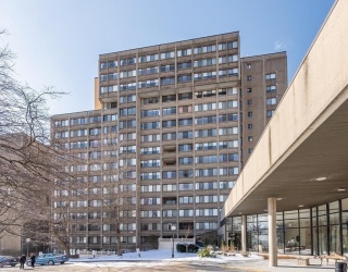 250 Hammond Pond Parkway, Newton, Massachusetts, 2 Bedrooms Bedrooms, 5 Rooms Rooms,2 BathroomsBathrooms,Residential,For Sale,Hammond Pond Parkway,73471745