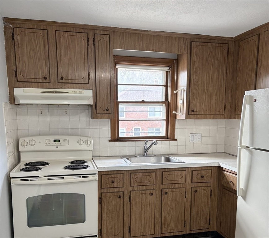 103 Trapelo Road, Waltham, Massachusetts, 1 Bedroom Bedrooms, 3 Rooms Rooms,1 BathroomBathrooms,Residential Lease,For Rent,Trapelo Road,73471807