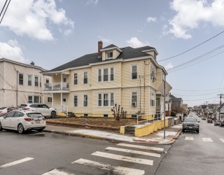87-87A Brookfield St, Lawrence, Massachusetts, 6 Bedrooms Bedrooms, 14 Rooms Rooms,2 BathroomsBathrooms,Residential Income,For Sale,Brookfield St,73471810