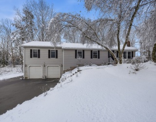 52 Montclair Dr, North Attleboro, Massachusetts, 5 Bedrooms Bedrooms, 7 Rooms Rooms,2 BathroomsBathrooms,Residential,For Sale,Montclair Dr,73471731