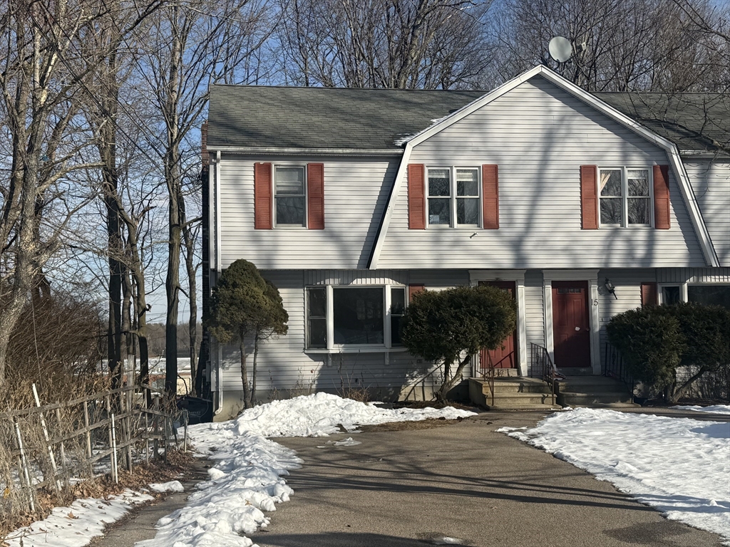17 Julian Ln, Milford, Massachusetts, 3 Bedrooms Bedrooms, 6 Rooms Rooms,1.5 BathroomsBathrooms,Residential Lease,For Rent,Julian Ln,73471742