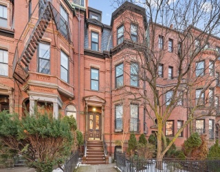 365 Beacon St, Boston, Massachusetts, 13 Bedrooms Bedrooms, 33 Rooms Rooms,9.5 BathroomsBathrooms,Residential Income,For Sale,Beacon St,73471746