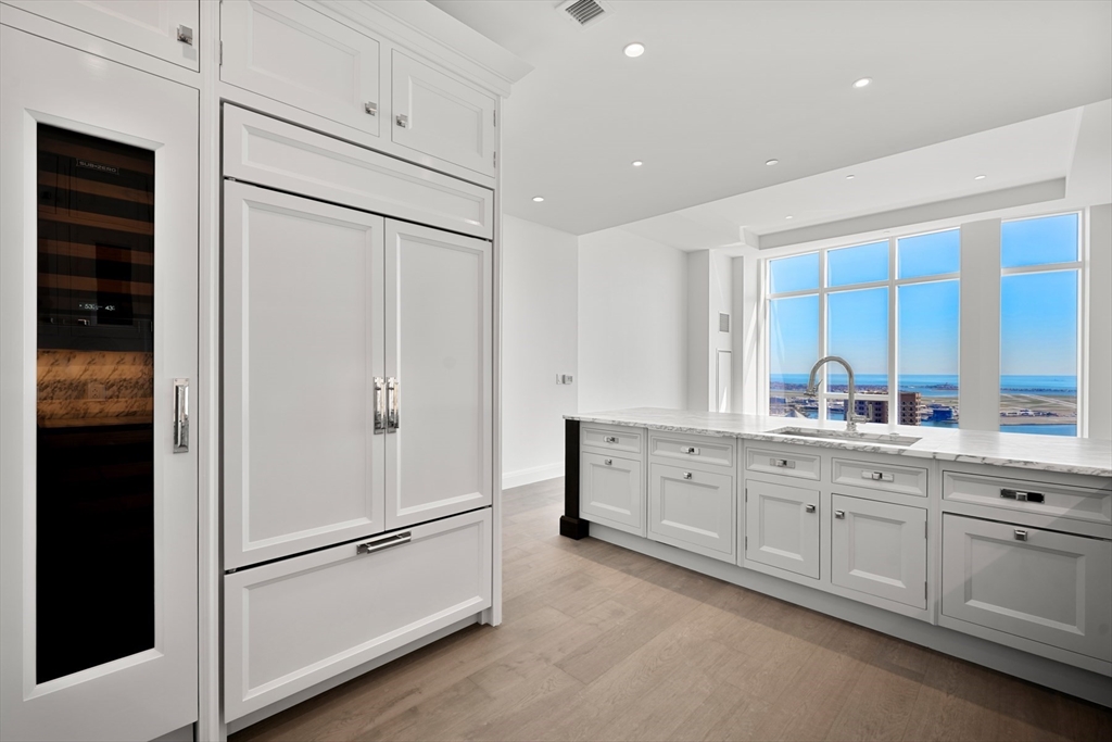 240 Devonshire Street, Boston, Massachusetts, 2 Bedrooms Bedrooms, 5 Rooms Rooms,2.5 BathroomsBathrooms,Residential,For Sale,Devonshire Street,73471837