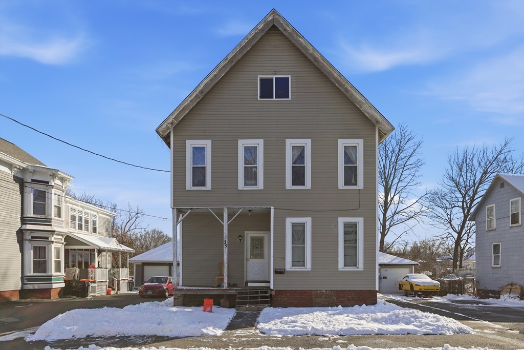 35 Carew St, South Hadley, Massachusetts, 4 Bedrooms Bedrooms, 8 Rooms Rooms,2 BathroomsBathrooms,Residential Income,For Sale,Carew St,73471840