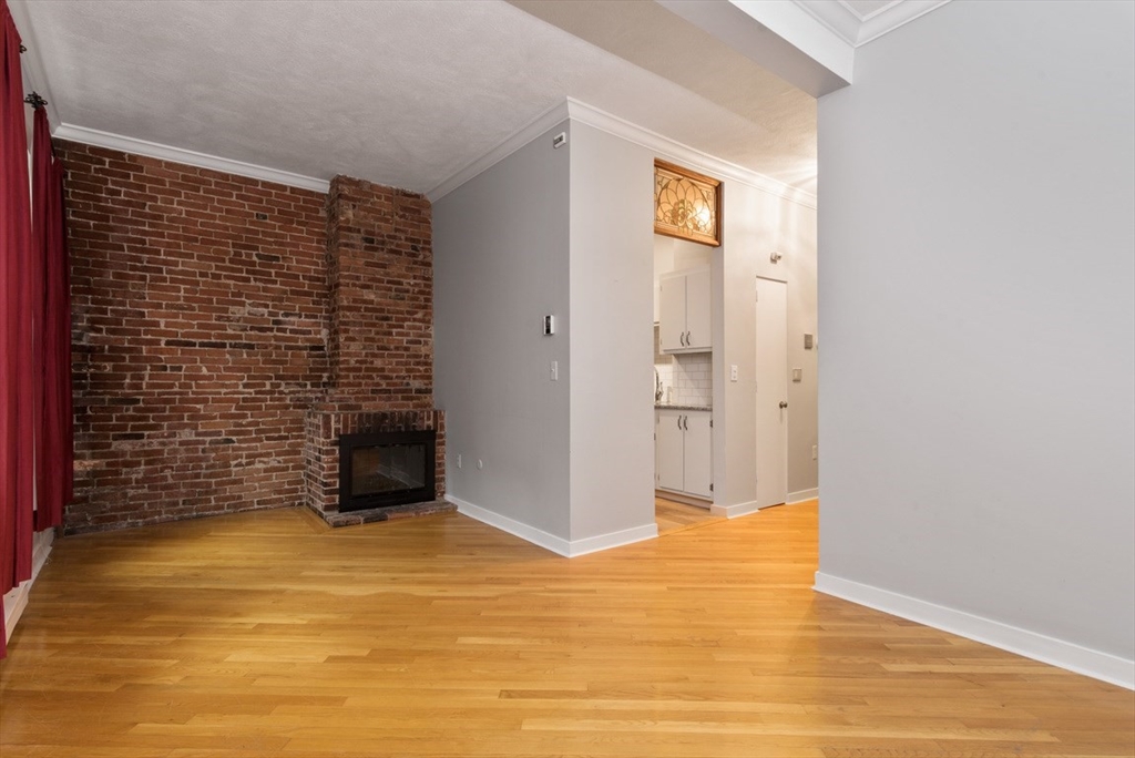124 Chandler St, Boston, Massachusetts, 1 Bedroom Bedrooms, 3 Rooms Rooms,1 BathroomBathrooms,Residential Lease,For Rent,Chandler St,73469724
