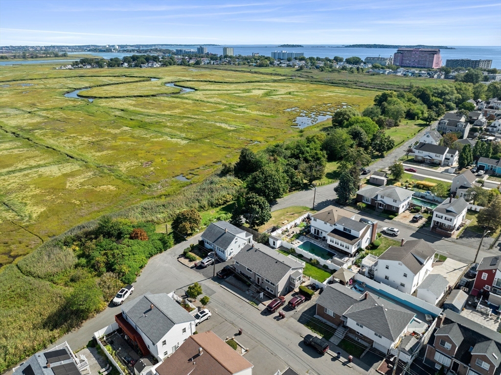 95 Bates St, Revere, Massachusetts, 5 Bedrooms Bedrooms, 11 Rooms Rooms,2.5 BathroomsBathrooms,Residential Income,For Sale,Bates St,73429203