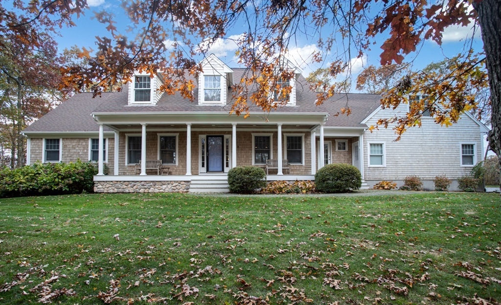 2 Olin Howland Way, Westport, Massachusetts, 4 Bedrooms Bedrooms, 11 Rooms Rooms,2.5 BathroomsBathrooms,Residential,For Sale,Olin Howland Way,73471850