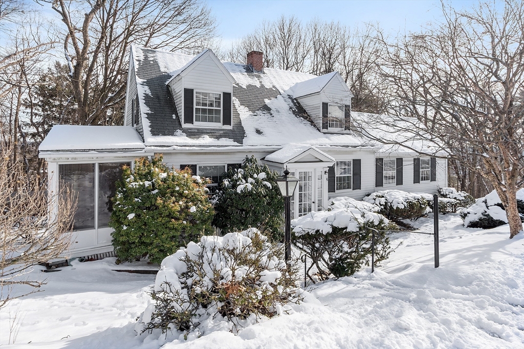 93 Fitch Hill Ave, Fitchburg, Massachusetts, 3 Bedrooms Bedrooms, 7 Rooms Rooms,2 BathroomsBathrooms,Residential,For Sale,Fitch Hill Ave,73471854