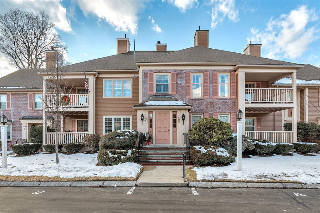 19 Highland Court, Needham, Massachusetts, 1 Bedroom Bedrooms, 4 Rooms Rooms,1 BathroomBathrooms,Residential,For Sale,Highland Court,73471860