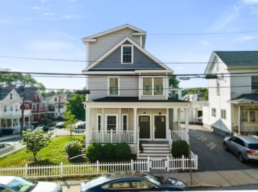 130 Walnut, Somerville, Massachusetts, 2 Bedrooms Bedrooms, 5 Rooms Rooms,2 BathroomsBathrooms,Residential Lease,For Rent,Walnut,73471881