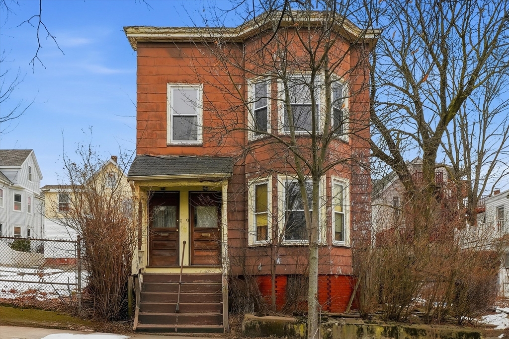 9 Norwood Avenue, Somerville, Massachusetts, 4 Bedrooms Bedrooms, 10 Rooms Rooms,2 BathroomsBathrooms,Residential Income,For Sale,Norwood Avenue,73471885