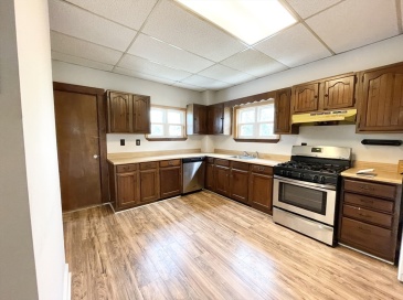 26-28 Harbor View, Boston, Massachusetts, 4 Bedrooms Bedrooms, 6 Rooms Rooms,1 BathroomBathrooms,Residential Lease,For Rent,Harbor View,73379238