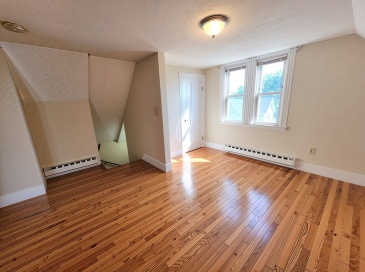 10 Harvard St, Everett, Massachusetts, 1 Bedroom Bedrooms, 3 Rooms Rooms,1 BathroomBathrooms,Residential Lease,For Rent,Harvard St,73471938