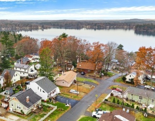 14 Second St, Amesbury, Massachusetts, 2 Bedrooms Bedrooms, 5 Rooms Rooms,1 BathroomBathrooms,Residential,For Sale,Second St,73471943