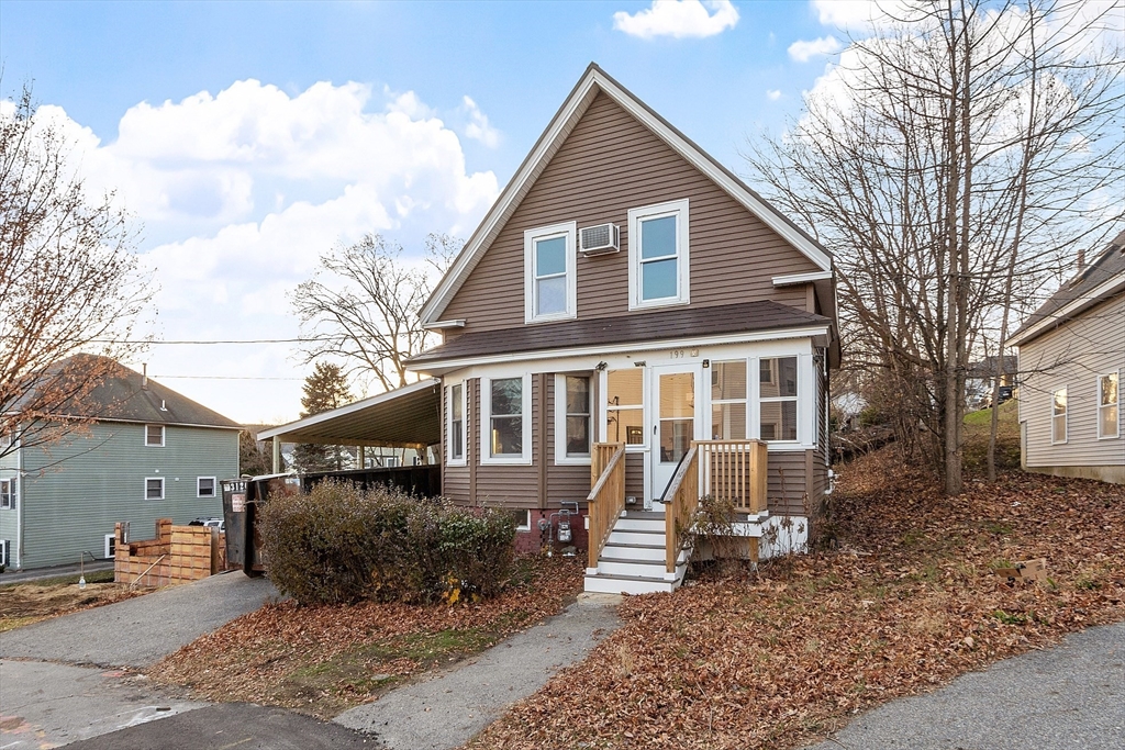 199 Wilson St, Haverhill, Massachusetts, 3 Bedrooms Bedrooms, 5 Rooms Rooms,1.5 BathroomsBathrooms,Residential,For Sale,Wilson St,73461058
