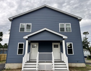 121-123 Putnam Cir, Springfield, Massachusetts, 6 Bedrooms Bedrooms, 12 Rooms Rooms,3 BathroomsBathrooms,Residential Income,For Sale,Putnam Cir,73461473