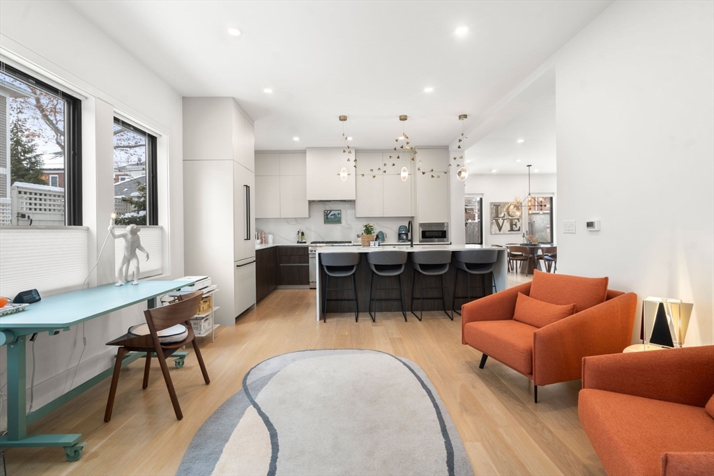 116 Thorndike St, Brookline, Massachusetts, 4 Bedrooms Bedrooms, 7 Rooms Rooms,3.5 BathroomsBathrooms,Residential,For Sale,Thorndike St,73471962