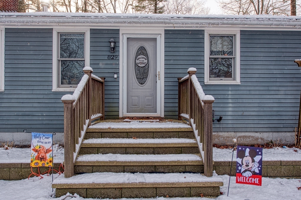 829 Auburn St, Bridgewater, Massachusetts, 2 Bedrooms Bedrooms, 6 Rooms Rooms,1 BathroomBathrooms,Residential,For Sale,Auburn St,73471966